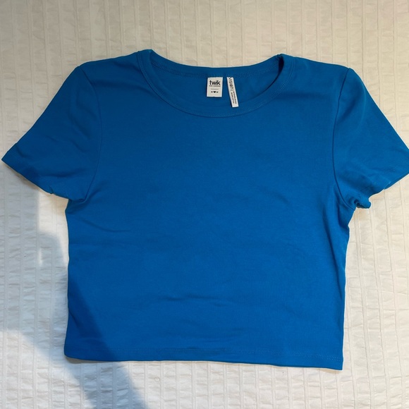 Simons Twik Crop T-shirt Size Medium - Picture 1 of 3